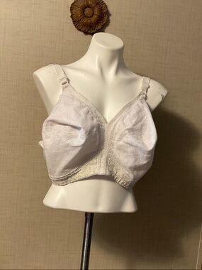 Playtex White Lace Full-Coverage Comfort Bra